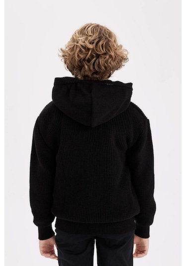 DeFacto Erkek Çocuk Basic Düz Triko İçi Polarlı Kapüşonlu Fermuarlı Siyah Okul Hırkası U4282A624AUBK81