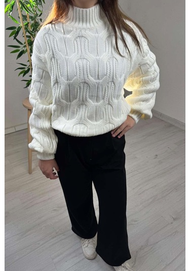 Explode - Kadın Beyaz Yarım Boğazlı Örgülü Oversize Triko Kazak Beyaz