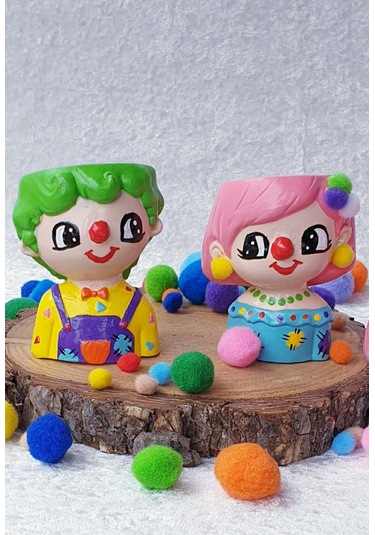 Gülümseten Palyaço Kız Ve Erkek