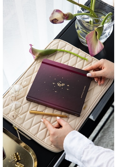 2026 Dikey Haftalık Ajanda 12 Aylık Sert Kapak 18x20 Cm - Bordo Bordo