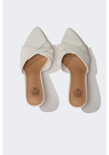 DeFacto Kadın Yüksek Taban Suni Deri Topuklu Terlik E2508AX25SMWT34 Beyaz DeFacto Kadın Yüksek Taban Suni Deri Topuklu Terlik E2508AX25SMWT34 Beyaz