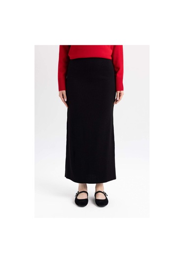Defacto Regular Fit Esnek Belli Basic Düz Siyah Maxi Etek D2526AX24WNBK81 Siyah Defacto Regular Fit Esnek Belli Basic Düz Siyah Maxi Etek D2526AX24WNBK81 Siyah