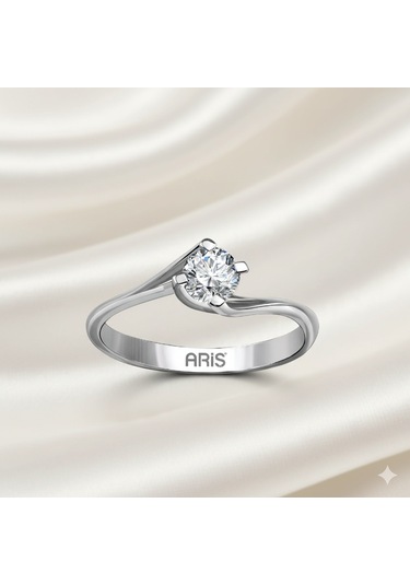 0.30 Karat Pırlanta Tektaş Yüzük Teramo