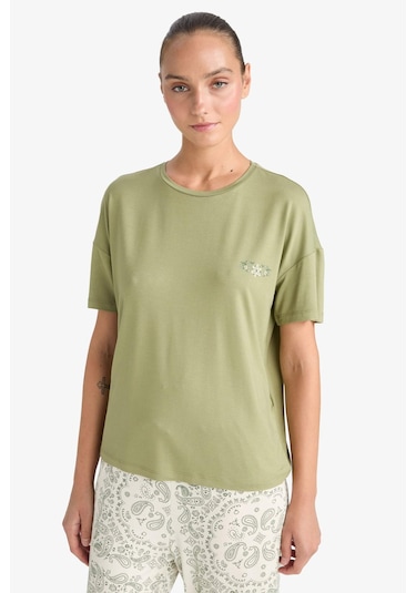 Defacto Pijama Takımı Regular Fit Kısa Kollu Üst Desenli Uzun Alt-fall İn Love F7560ax25augn762 Yeşil Defacto Pijama Takımı Regular Fit Kısa Kollu Üst Desenli Uzun Alt-fall İn Love F7560ax25augn762 Yeşil