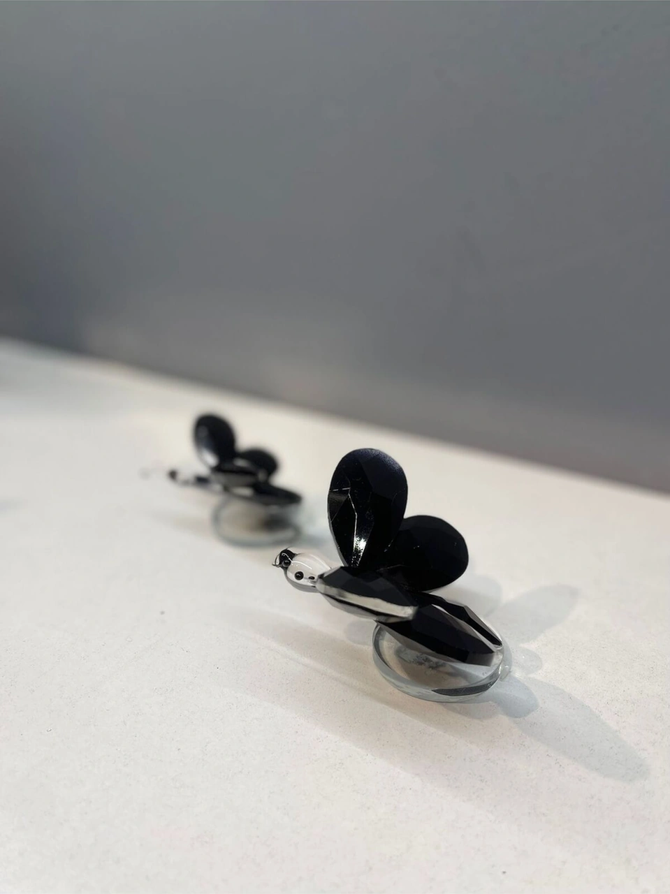 Dekoratif Kristal Cam Ikili Kelebek Biblo Siyah .