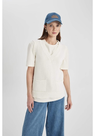 Defacto Regular Fit V Yaka Triko Süveter B8371AX24SPER133 Ekru