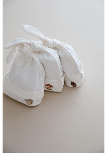 3lü Yenidoğan Nakışlı Şapka Model 1 Beyaz