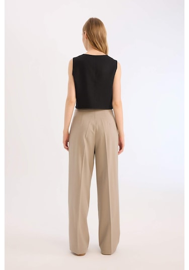 DeFacto Standart Boy Kumaş Palazzo Pantolon Wide Leg Geniş Bol Paça Basic Düz Yüksek Bel C6402AX25SPBN592 DeFacto Standart Boy Kumaş Palazzo Pantolon Wide Leg Geniş Bol Paça Basic Düz Yüksek Bel C6402AX25SPBN592