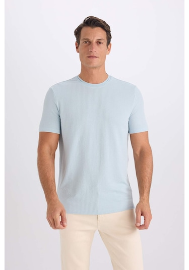 DeFacto Slim Fit Dar Kesim Bisiklet Yaka Kısa Kollu Krinkıl Kısa Kollu Tişört D7225AX25SPBE771 DeFacto Slim Fit Dar Kesim Bisiklet Yaka Kısa Kollu Krinkıl Kısa Kollu Tişört D7225AX25SPBE771