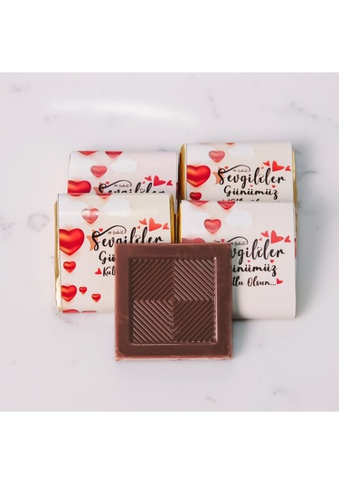 Kalp Ve Bulut Temalı Metal Kutu 80 Adet Napoliten Çikolata