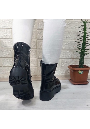M.p 1425 Siyah Rugan 4cm Tabanlı İçi Tüylü Polar Parlak Kadın Bot 001