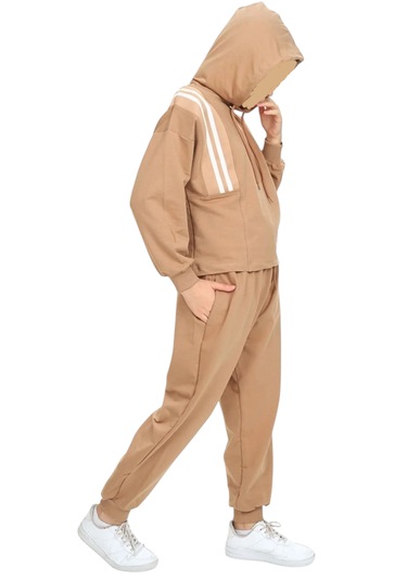 Kız Çocul Çizgi Şerit Detaylı Kapüşonlu Jogger Model Açık Kahverengi Renk Eşofman Takımı Açık Kahverengi Kız Çocul Çizgi Şerit Detaylı Kapüşonlu Jogger Model Açık Kahverengi Renk Eşofman Takımı Açık Kahverengi