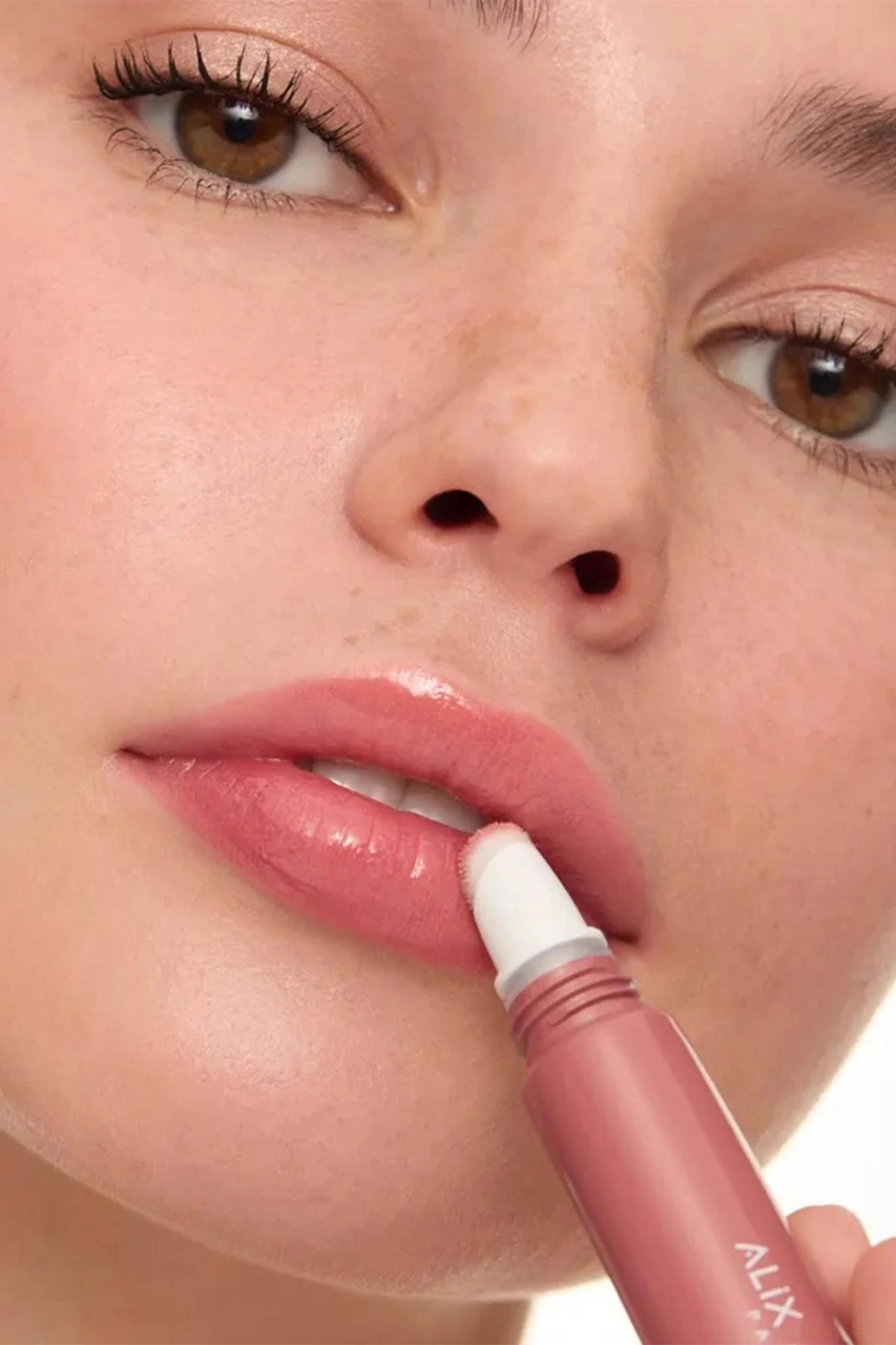 Alix Avien Dolgun Gürünüm Ve Nemlendirici Etkili Dudak Parlatıcısı Silky Care Lipgloss 303 Salmon Pink