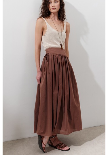 Bağlama Detaylı Geniş Etek Sıcak Kahve Sıcak Kahve