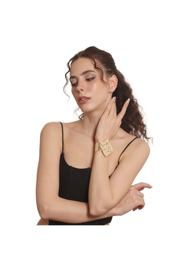 Kadın Lak Altın Renk Kaplama Ayarlanabilir Açık Bant Örgü Dokulu Geometrik Figürlü Bileklik Altın