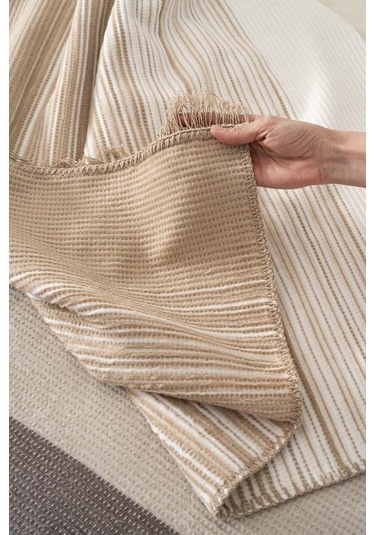 Veloura Bej Çift Kişilik Püsküllü Battaniye Çok Renkli