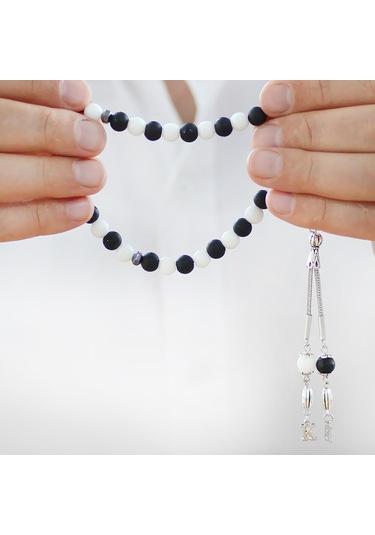 Kararmaz Metal Kişiye Özel Harf Püsküllü Küre Kesim Siyah Beyaz Jade Ayyıldız Oniks Doğaltaş Taraftar Tesbih Siyah - Beyaz