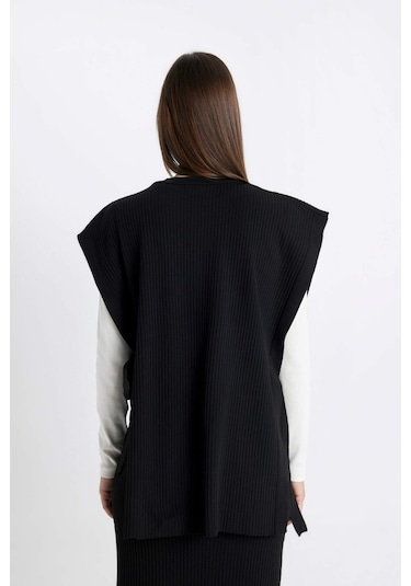 Defacto Regular Fit Bisiklet Yaka Basic Düz Yan Bağlamalı Triko Süveter Y1323AZ24AUBK81 Siyah