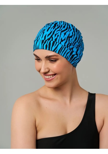 Havuz Ve Su Parkurundaki Kumaş Yüzme Bonesi 390223117 Açık Mavi