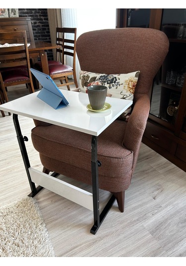 Yükseklik Ayarlı Laptop Sehpası 60x40 Beyaz Renk Mdf Malzeme Beyaz