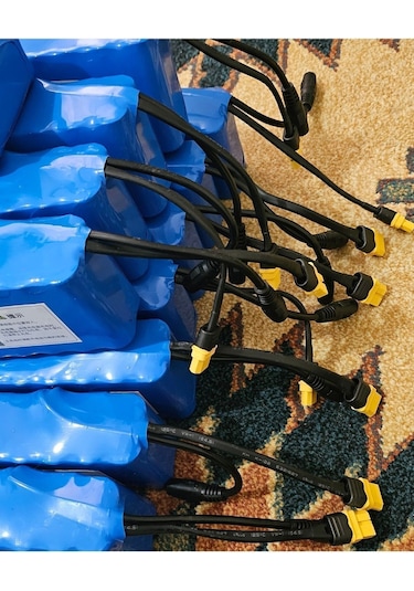 Sazan Yemleme Tekne Ve Botu Pil 7.4v 8.4v Bot Pili 12,000 Mah Fabrikasyon Kaliteli