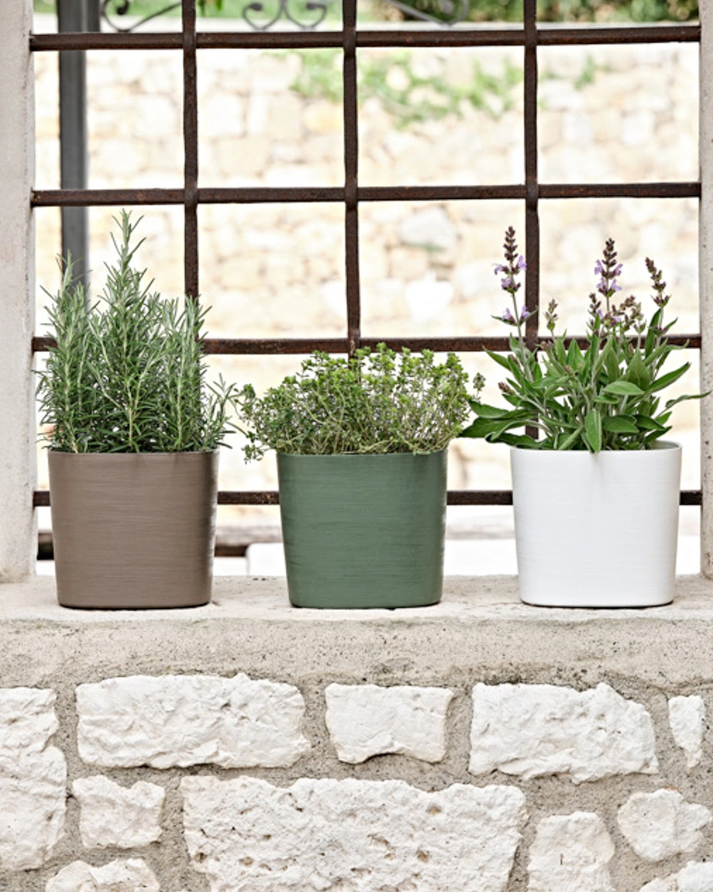 Capri 38 Kırmızı Plastik Saksı + Su Seviyesi Göstergesi 38 Cm