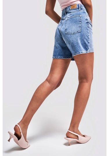 Itsbasic Kadın Mavi Renk Diana T-2s5-4 Parlak Taşlı Mom Fit Midi Boy Tasarım %100 Koton Denim Şort
