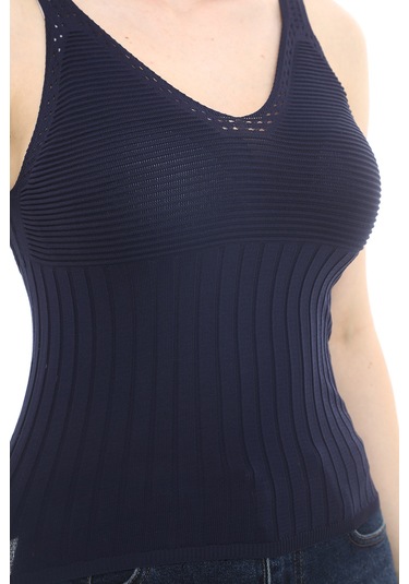Monox Kadın Bluz V Yaka Gofre Nakışlı Yazlık Triko Atlet Lacivert