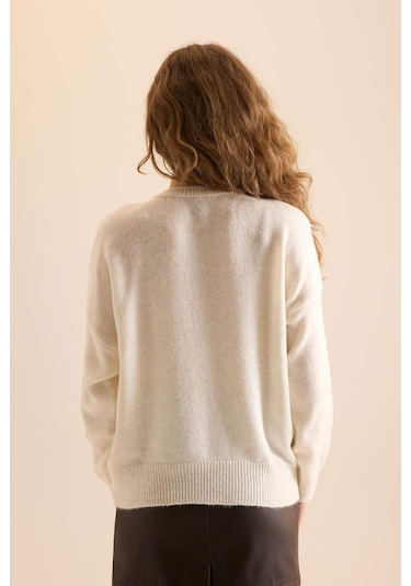 DeFacto Oversize Geniş Kalıp Düğmeli Yaka Triko Kazak D4913AXNSBG474 Bej DeFacto Oversize Geniş Kalıp Düğmeli Yaka Triko Kazak D4913AXNSBG474 Bej