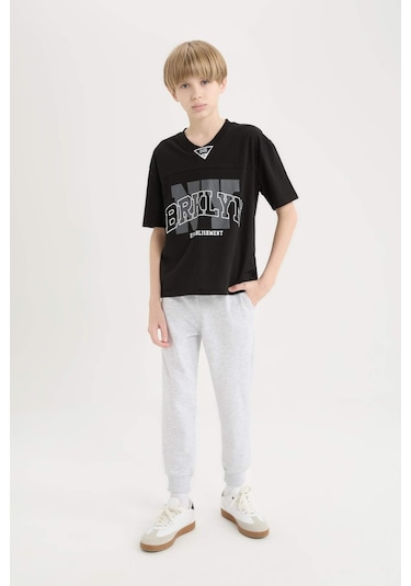 DeFacto Erkek Çocuk 2'li Takım Kısa Kollu Baskılı Tişört Beli Lastikli Eşofman Altı D9820A825SPBK81