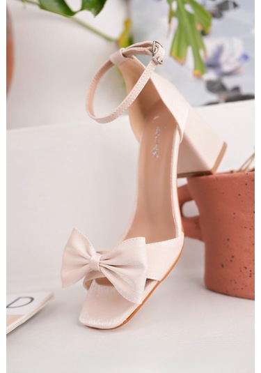 Topuklu Büyük Numara Bayan Saten Fiyonklu Tek Bant Ayakkabı Bej - Krem