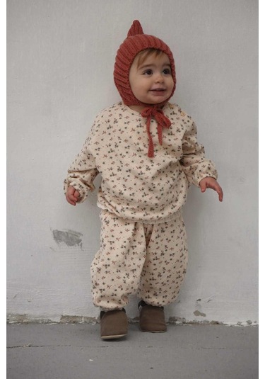 Renkli Çiçek Baskılı Dantelli Şalvar Takım Bej