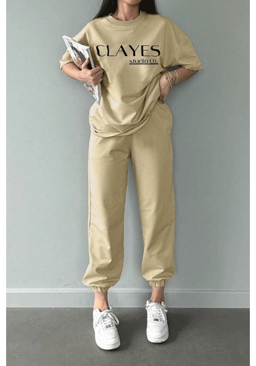 Studio Co Baskılı Bej T-shirt Eşofman Altı Takım - Oversize Bisiklet Yaka Bej