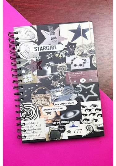 Star Gril Tasarıımlı Spiralli Sticker'lı Tarihsiz Konuşan Ajanda Haftalık Planlayıcı Defter Çok Renkli