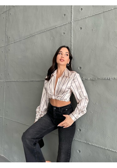 Kadın Oversize Ekru Renk Siyah İnce Çizgili Detaylı Saten Gömlek-siyah Siyah