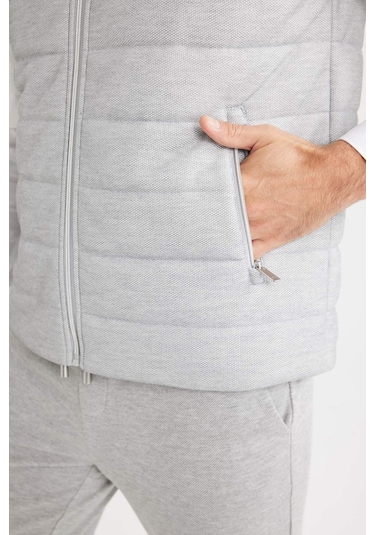 DeFacto Slim Fit Dar Kesim Dik Yaka Fermuarlı Yelek D7536AX25SPGR221