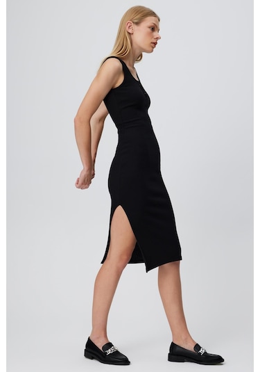 HALKA APLİKELİ ASKILI ELBİSE SİYAH