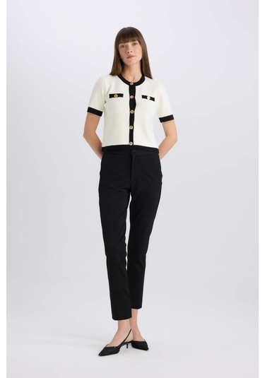 DeFacto Klasik Chino Kumaş Pantolon Normal Bel Basic Düz Cepli Bilek Boy C1429AX25SPBK81