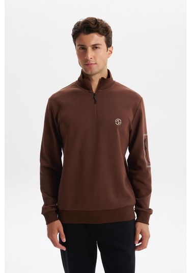 Arma Erkek Slim Fit Dik Yaka Yarım Fermuar Pamuklu Sweatshirt Sol Kol Fermuar Cepli K30404685702 Kahverengi Arma Erkek Slim Fit Dik Yaka Yarım Fermuar Pamuklu Sweatshirt Sol Kol Fermuar Cepli K30404685702 Kahverengi