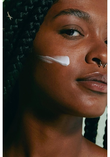 Rhode Cilt Bariyerini Destekleyici Nemlendirici Yüz Kremi 50ml