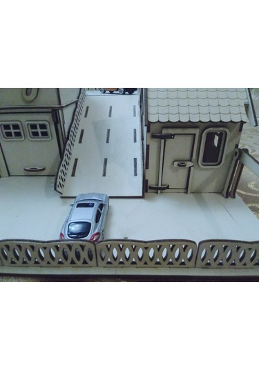 Ahşap 3 Katlı Otopark ve Gaz İstasyonu Beyaz