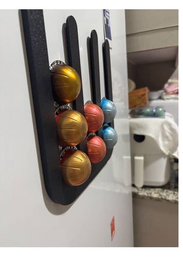 İhtiyacın3d Nespresso Vertuo Kapsül Düzenleyici Mıknatıslı 12 Li Kahve Kapsül Standı 24x24 Cm Siyah