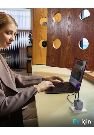 Ugreen Nexode Pro 45w Gan Hızlı Şarj Cihazı Qc Pd 2xusb-c Uzay Grisi