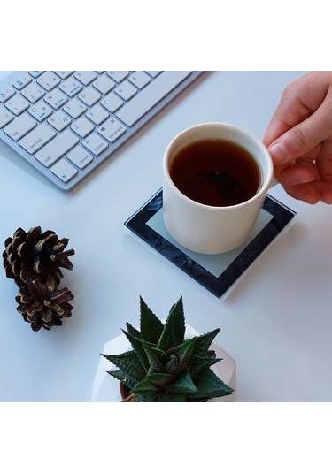 Decorita Cam Bardak Altlığı G Harfli Tasarım 4'lü Takım 10 x 10 CM Çok Renkli