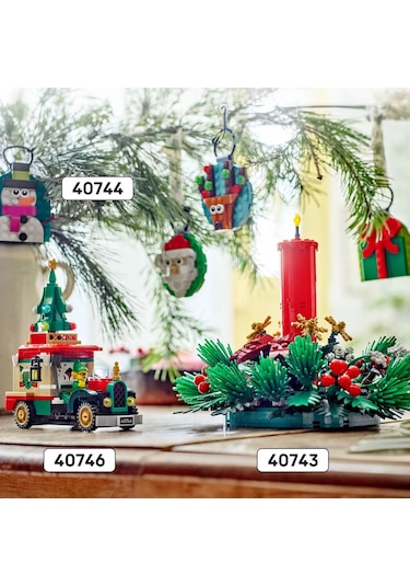LEGO® Yılbaşı Masa Süsü 40743 - 12 Yaş ve Üzeri Çocuklar için Yılbaşı Temalı Yaratıcı Oyuncak Yapım Seti (433 Parça)