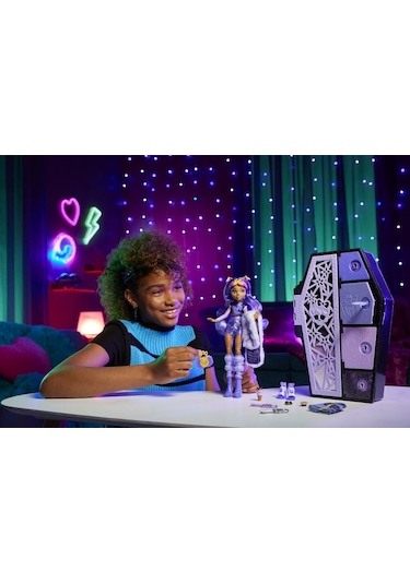 Monster High Gizemli Arkadaşlar - Clawdeen HNF74