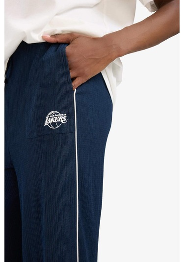 DeFactoFit NBA Los Angeles Lakers Wide Leg Cepli Geniş Paça Standart Boy Krinkıl İnce Sporcu Pantolon E3621AX25SMNV94 DeFactoFit NBA Los Angeles Lakers Wide Leg Cepli Geniş Paça Standart Boy Krinkıl İnce Sporcu Pantolon E3621AX25SMNV94