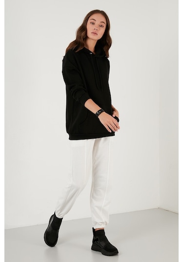 Lela Regular Fit Pamuklu Kapüşonlu Yaka Şardonlu Kışlık Bayan Sweat 5863854 Siyah Lela Regular Fit Pamuklu Kapüşonlu Yaka Şardonlu Kışlık Bayan Sweat 5863854 Siyah