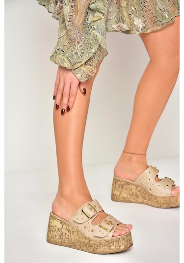 Fox Shoes U996753509 Bej Dolgu Topuklu Kadın Ayakkabı Bej-suni Deri