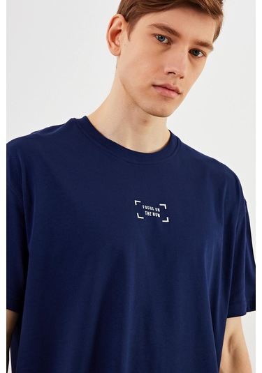 Leo Erkek Oversize Tshirt %100 Pamuk Bisiklet Yaka Baskı Detaylı Basic Tişört Mtlce85 Lacivert